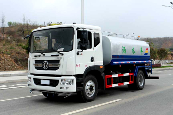 怎樣排除灑水車柴油機(jī)過早、過遲的噴油現(xiàn)象？